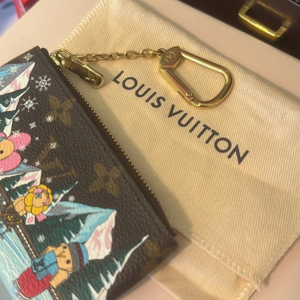 NEW! 2023 Christmas Animation Alpine Pink Key pouch! - Picture 6 of 15